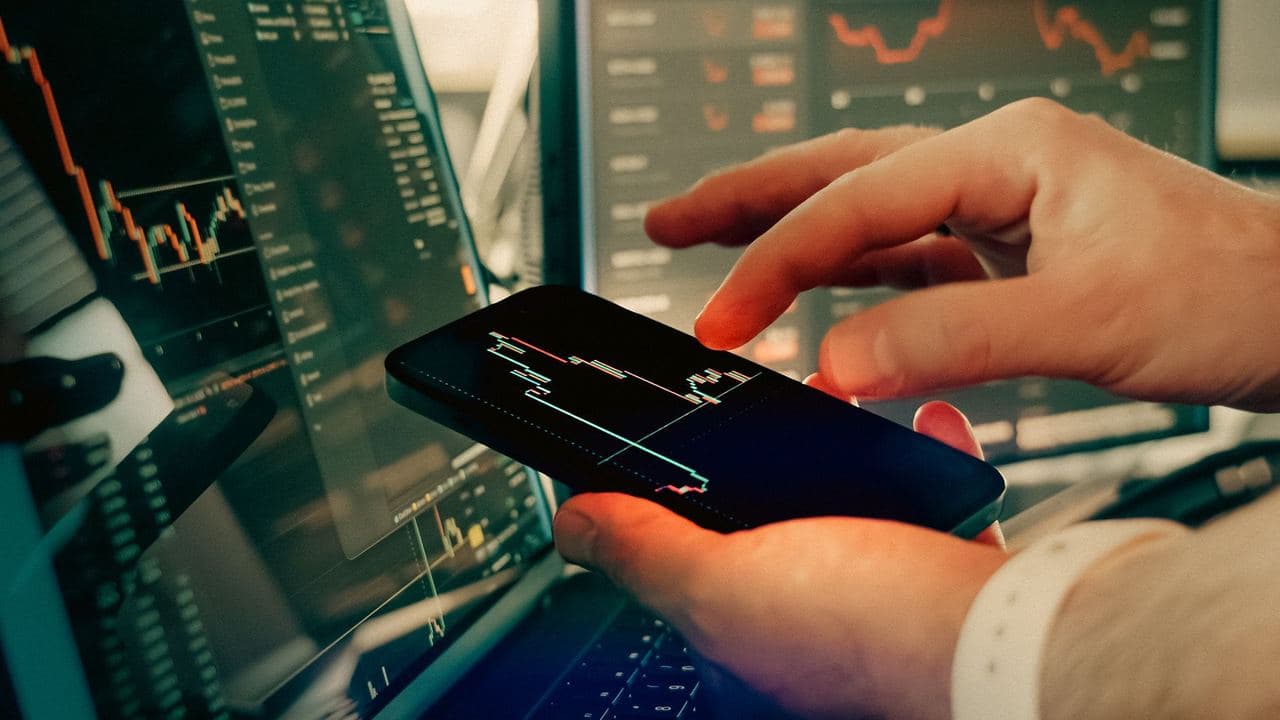 Acheter de la crypto en P2P : trading de pair à pair, escrow et arnaques à éviter